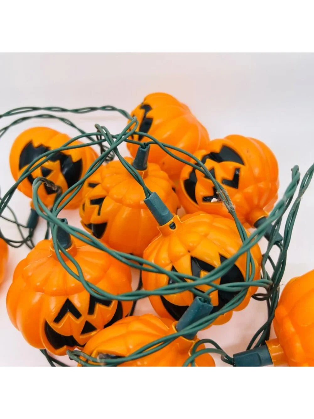 Vintage Halloween Pumpkin Lights Blowmold Jack O Lantern Glow 11 Ft End-to-End